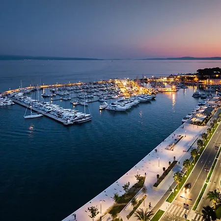 فندق مبيت وإفطار Vip 4*