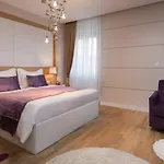 Vip 4*