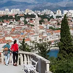 Vip krevet i doručak Split
