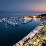 krevet i doručak Vip 4*