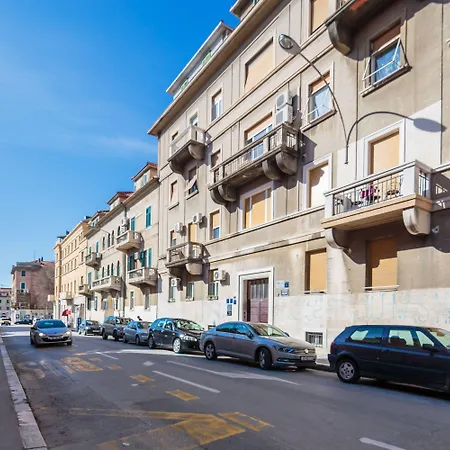 לינה וארוחת בוקר Vip