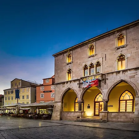 Vip krevet i doručak Split