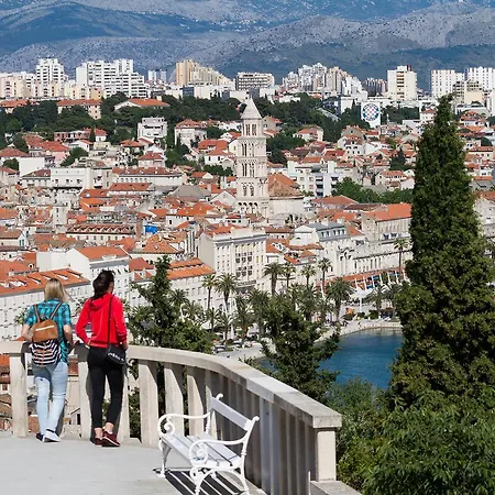 Vip לינה וארוחת בוקר ספליט